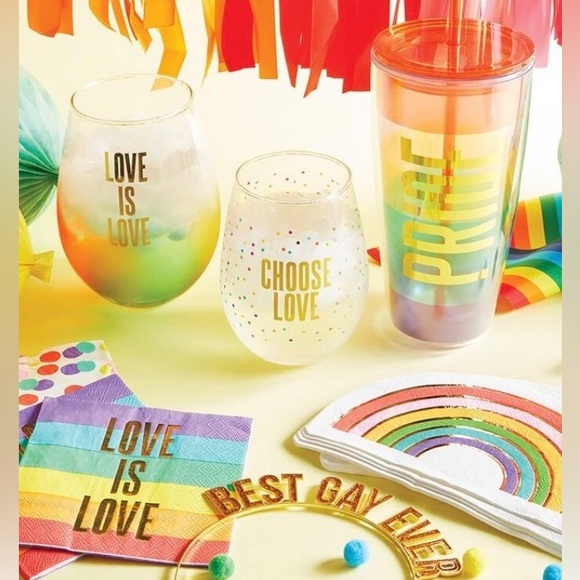 Pride LGBTQ Rainbow Travel Tumbler 22 oz Double-Wall Acrylic Straw and Lid New - Picture 2 of 4
